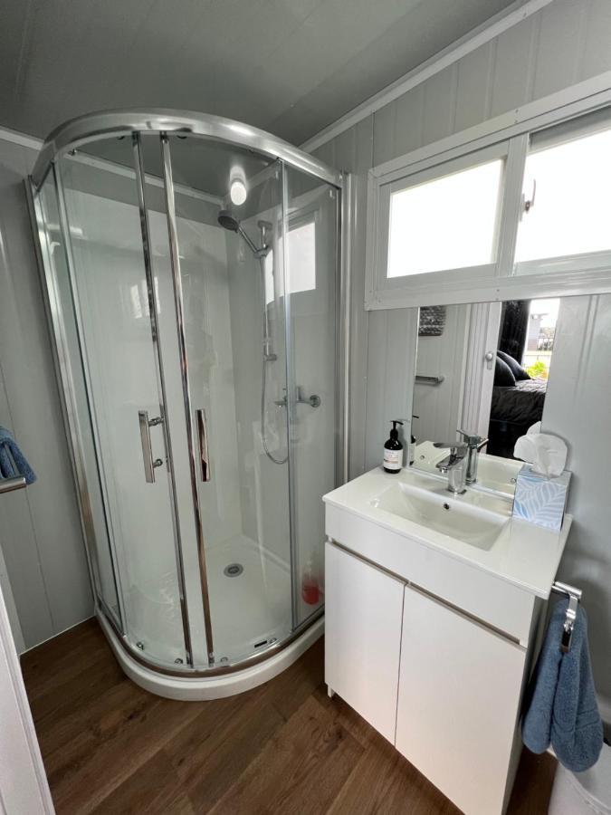 Raglan Seaview Cabin Екстериор снимка